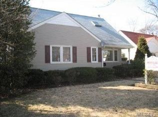 491 N Wellwood Ave, Lindenhurst, NY 11757