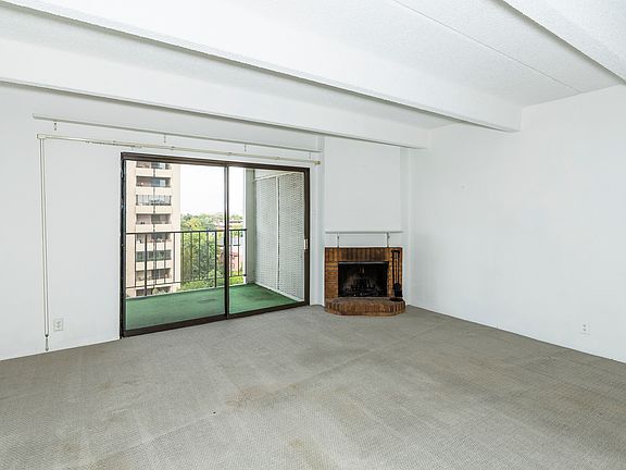 5th image of 777 N Washington St APT 806