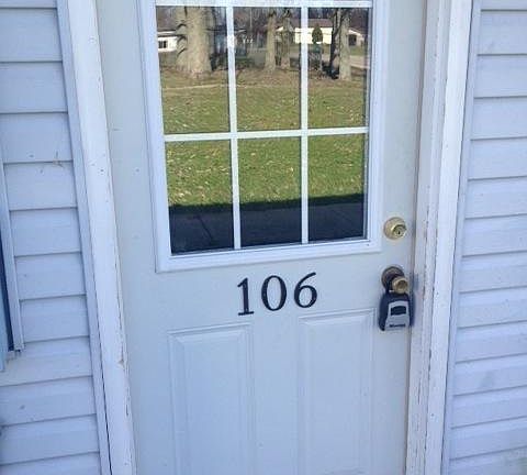 2nd image of 106 N Manhattan Ave