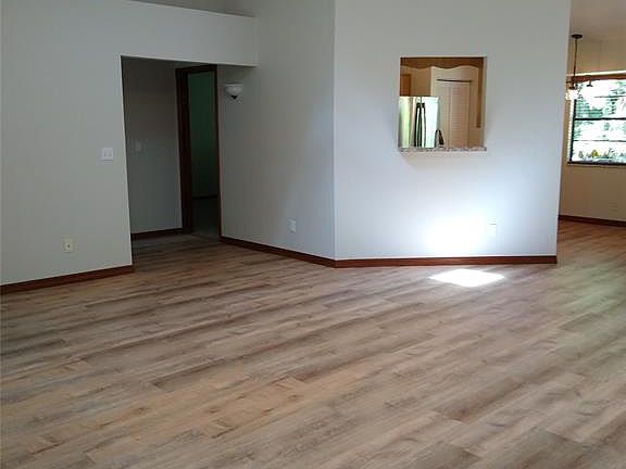 5th image of 346 Patricia Dr