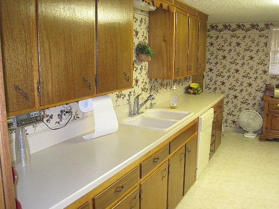 4th image of 5001 Devonian Ave