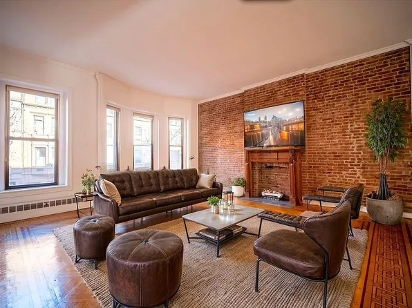 28 W 89th St, New York, NY 10024