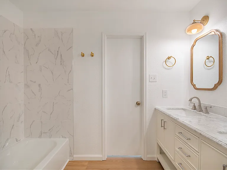 1618 Pin Oak Trl — Photo 11