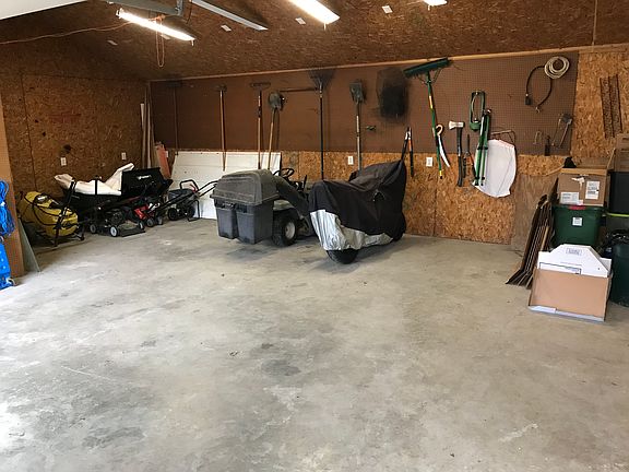 5th image of 2760 Glenway Pl