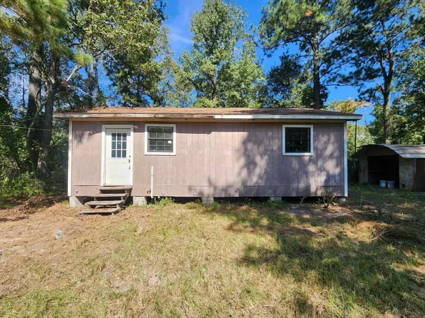 145 Holly Dr, Onalaska, TX 77360