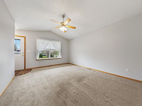 5th image of 513 Bunker Dr