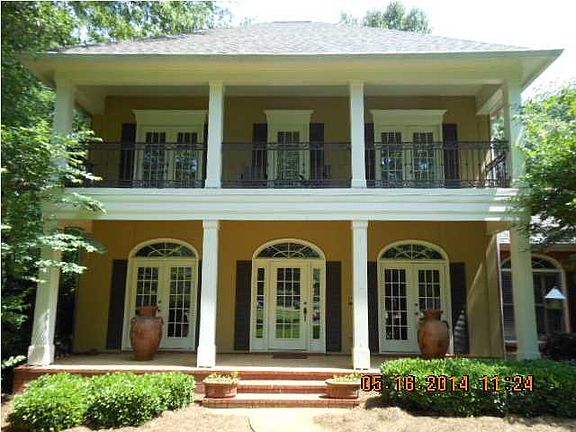 3rd image of 220 Devereaux Ct