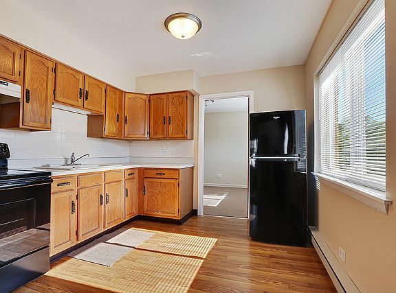 5th image of 2819 127th St APT 1F