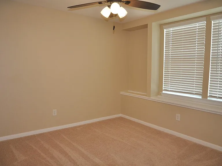 16025 Summerville Lake Dr — Photo 25