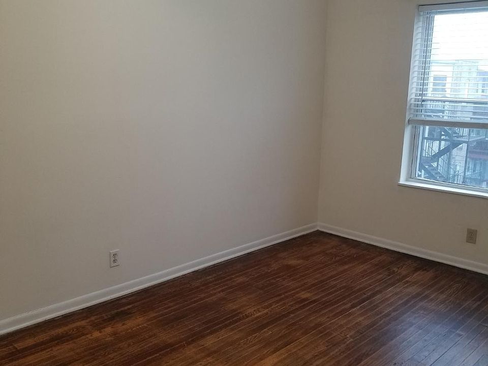 2nd image of 5822 N Glenwood Ave #2