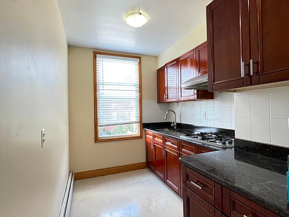 4th image of 13818 35th Ave Floor 2