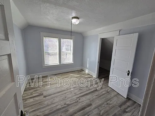 2509A N Buffum St Photo 1