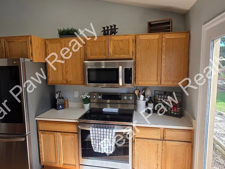 5605 Bluff Pl — Photo 4
