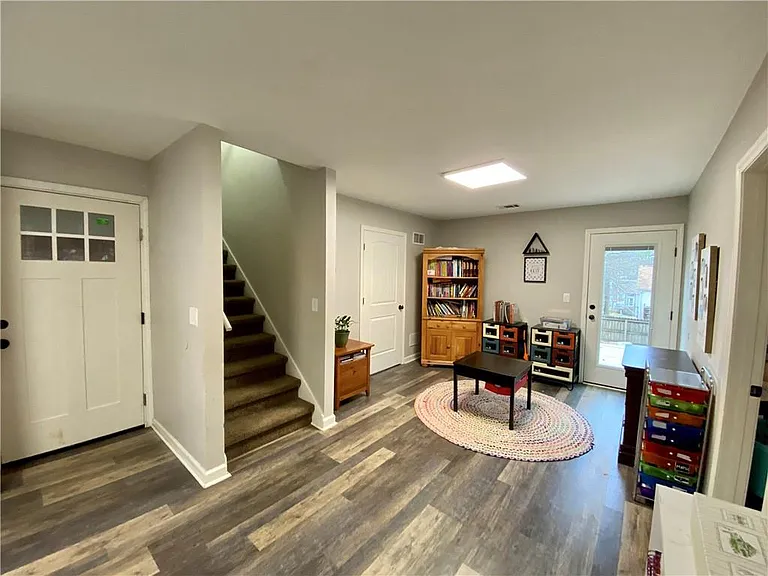1095 Mountain Springs Dr NW — Photo 14
