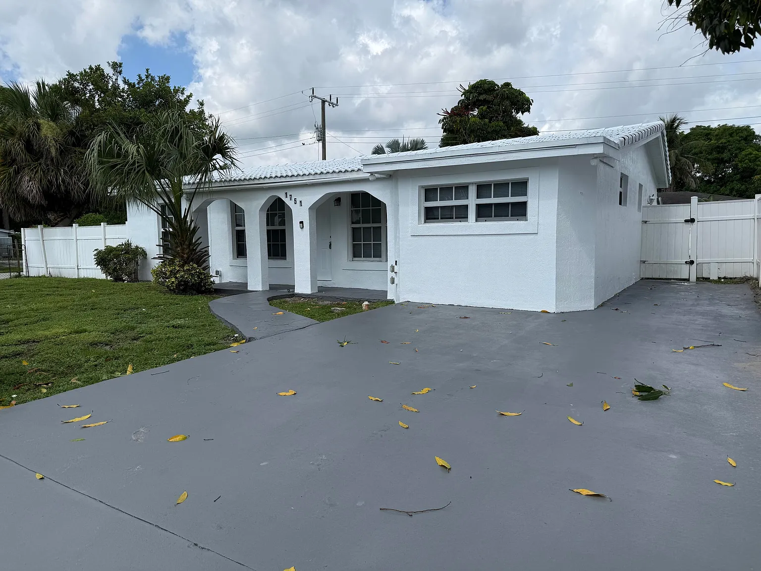 4 bed, 2.0 bath, 1309 sqft, $3,200 — Photo 3