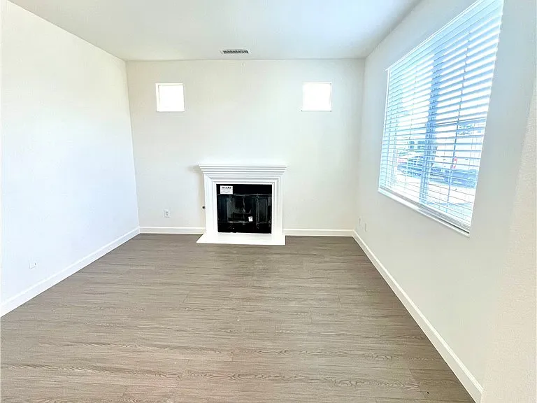 11739 Galewood St — Photo 4