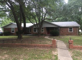 3227 W Ellison Dr, Springfield, MO 65810