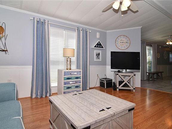 3rd image of 12 Comfort Ln