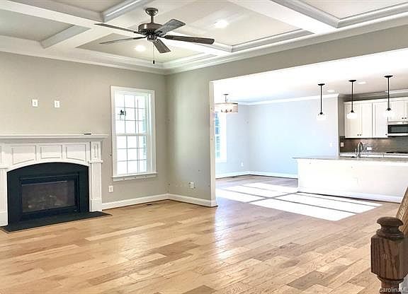 3rd image of 108 Hillside Cove Ct #8
