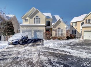 328 Winding Hill Dr, Hackettstown, NJ 07840