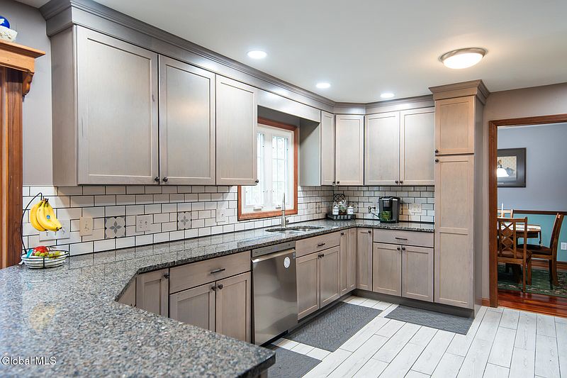 3rd image of 41 Helen Drive