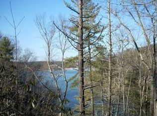 5786 Spooky Hollow Ln, Radford, VA 24141