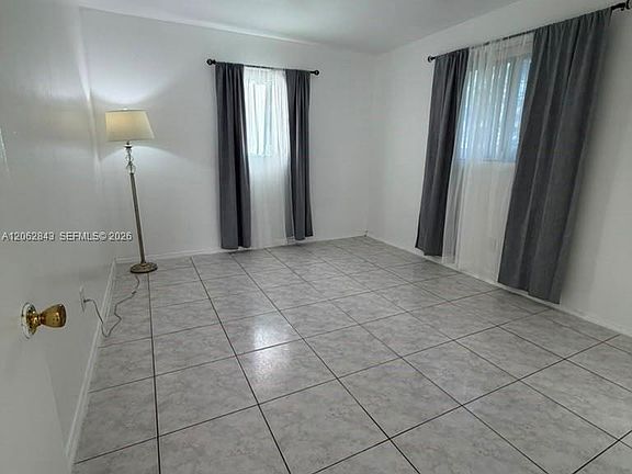 5th image of 415 SW 16th Ct #1