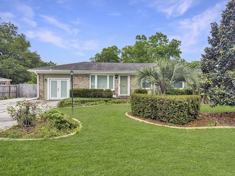 1st image of 124 Kathryn Dr