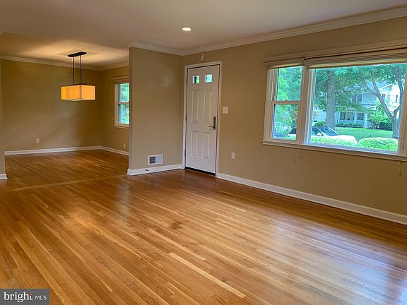 5th image of 1334 Mayflower Dr