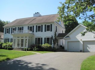 4 Wyckford Ln, Old Lyme, CT 06371