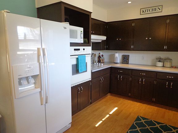 5th image of 607 W 30th Ave