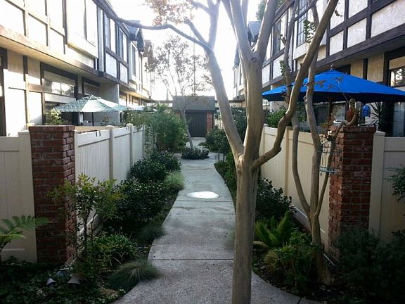 3rd image of 20737 Roscoe Blvd Unit 204