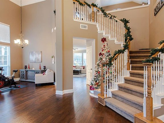 4th image of 1604 Birchmont Ln