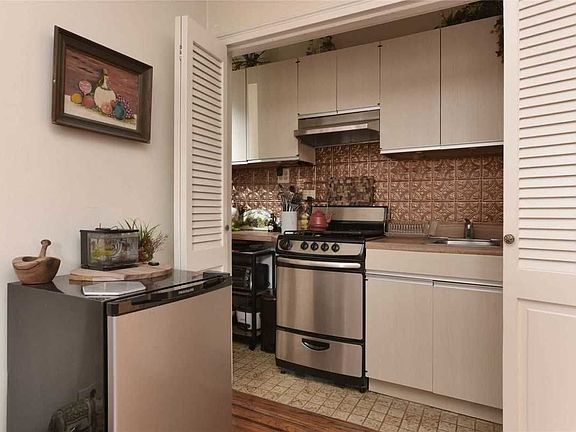 4th image of 69-09 108th St APT 104