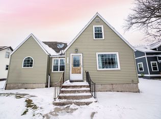 115 2nd St NE, Hallock, MN 56728