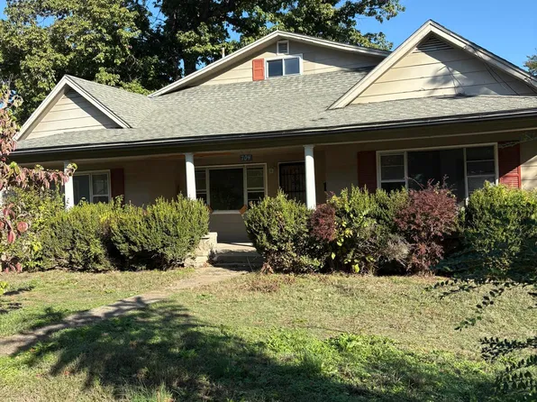 704 W McCord St, Neosho, MO 64850