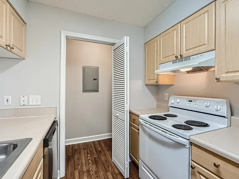 Rise Matthews Pointe — Photo 35