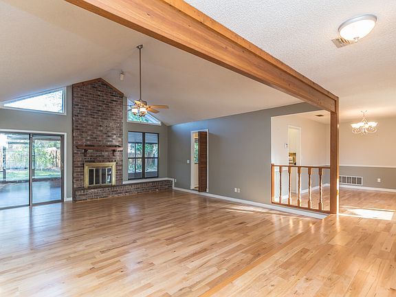 4th image of 2981 Forest Oaks Dr