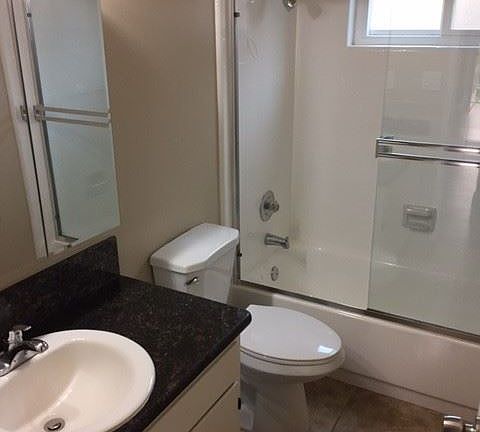 5th image of 1240 W Washington Ave APT 04