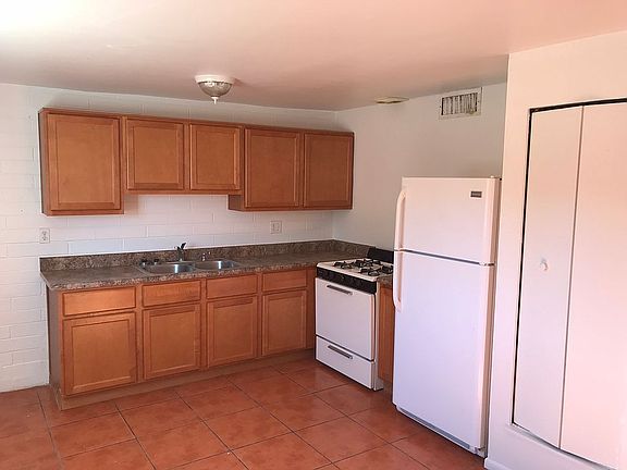 5th image of 521 W Inez Dr