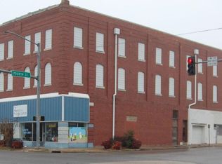 402 W Main St, Henryetta, OK 74437