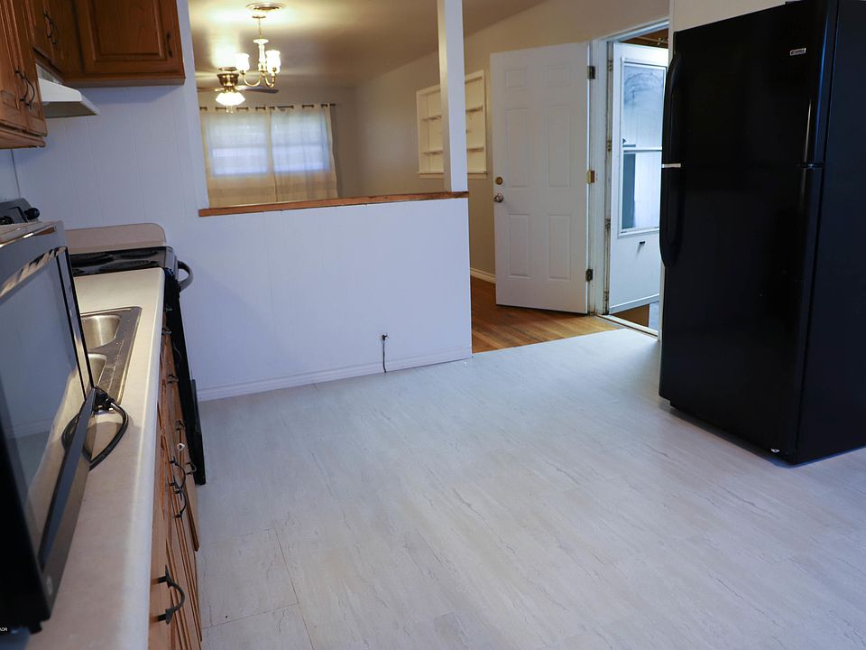 1st image of 6004 Garden Ln