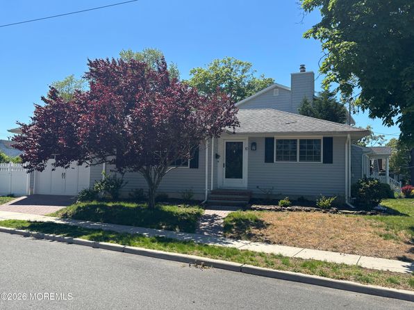 10 Riverview Ave
