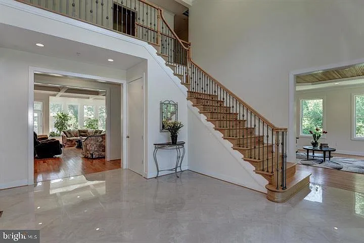 9830 River Rd — Photo 7