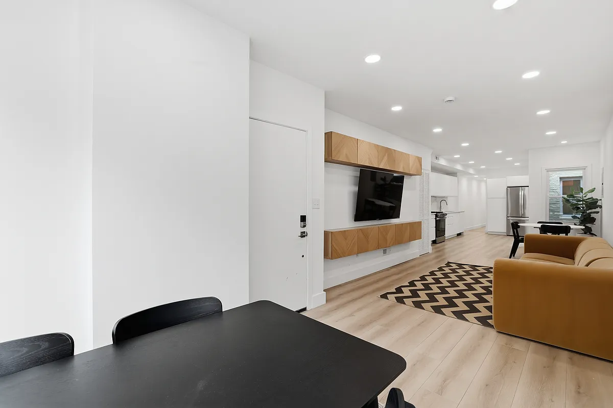Building Photo - 1525 9th St NW #1