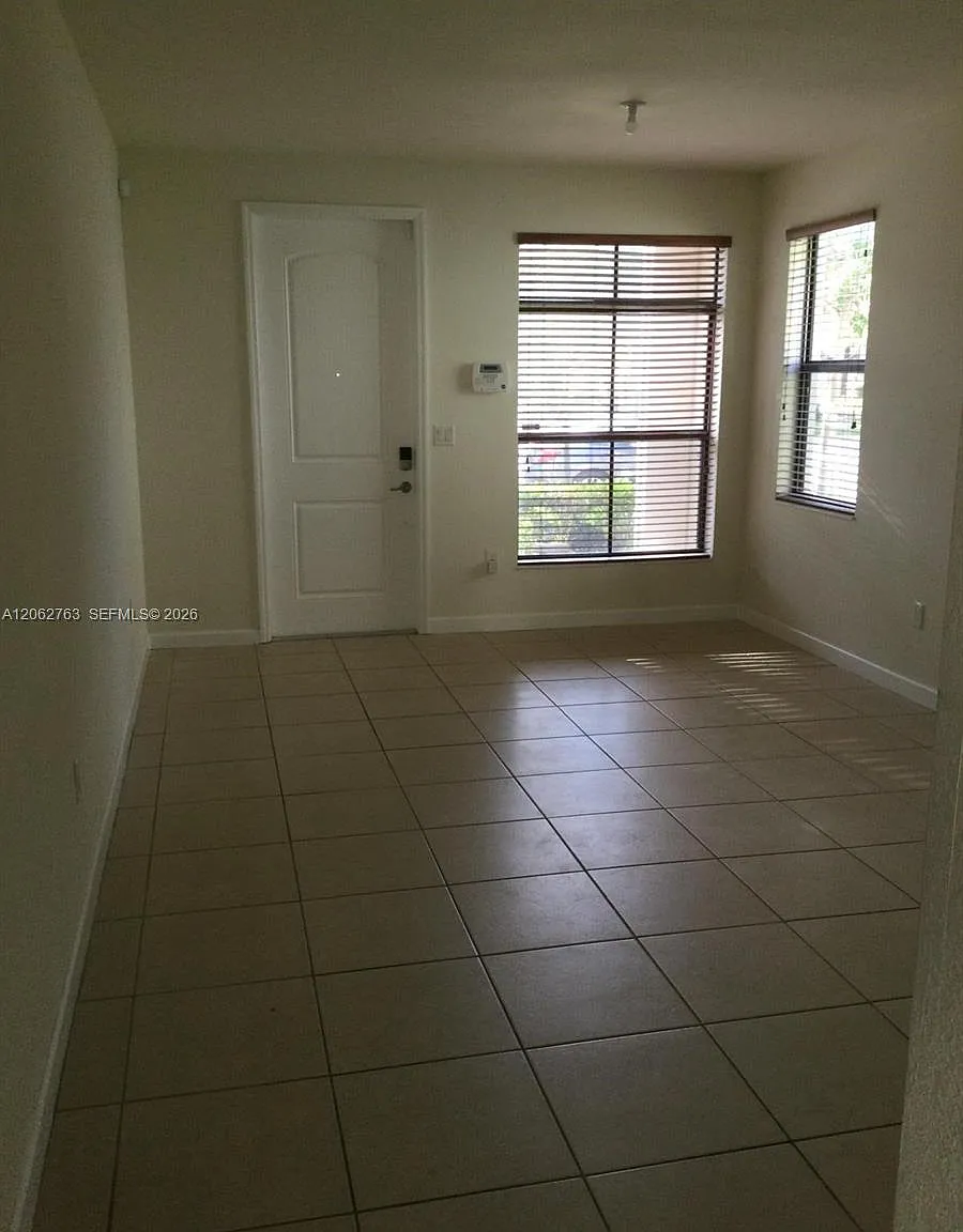 Venetian Parc West — Photo 3