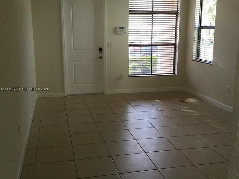 17370 SW 153rd Ave #17370 — Photo 3