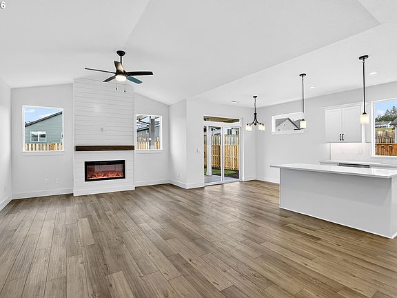 2nd image of 2205 E Juniper Cir