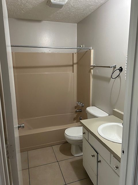 2nd image of 500 N Bennett St