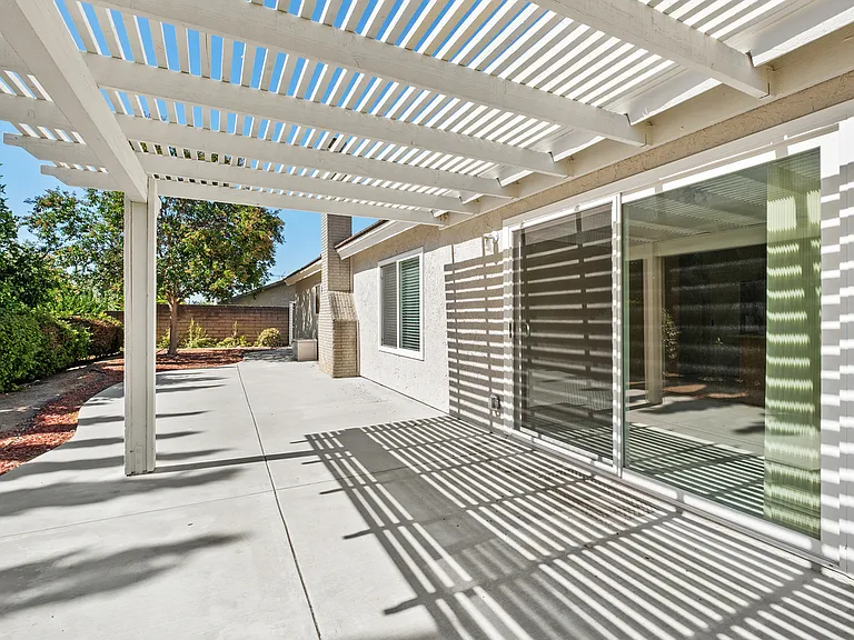 4068 Jeffrey Dr — Photo 14